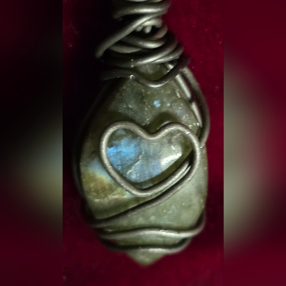 Wire Wrapped Stone Labradorite Pendant Necklace - Picture 10 of 10